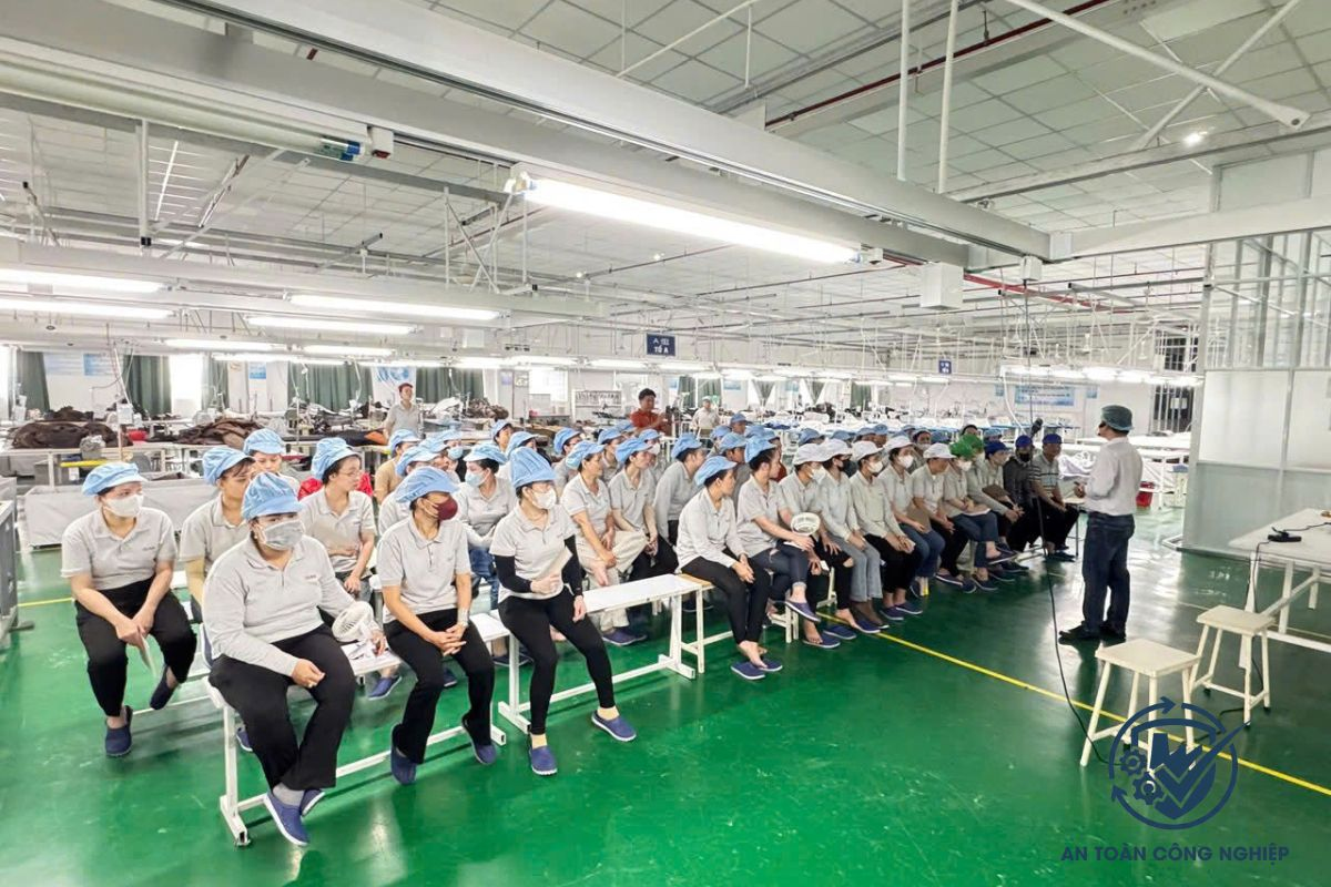 Huấn luyện an toàn vệ sinh lao động