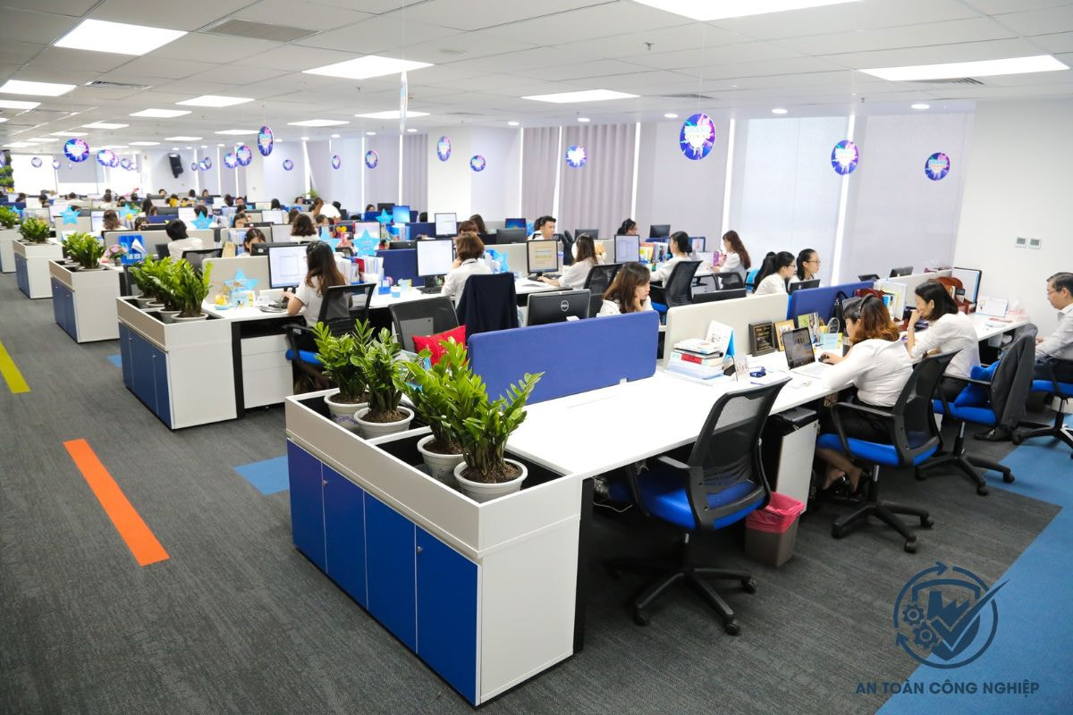 Lao động nhóm 4 chủ yếu là khối nhân viên văn phòng