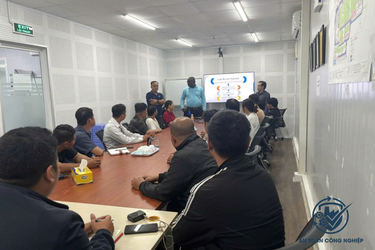 Chương trình huấn luyện an toàn lao động nhóm 4 được thiết kế tinh gọn nhưng đầy đủ