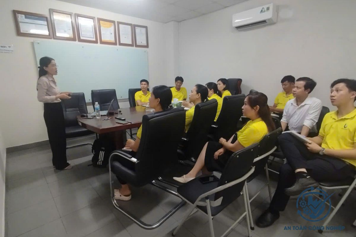 Huấn luyện an toàn vệ sinh lao động Nhóm 4 hướng đến việc xây dựng văn hóa nơi làm việc