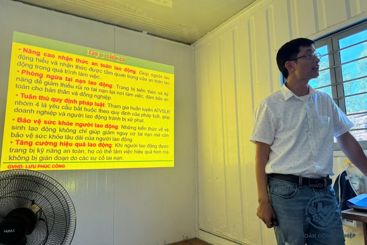 Mọi lao động phải nắm vững các kiến thức chung trước khi huấn luyện chuyên biệt