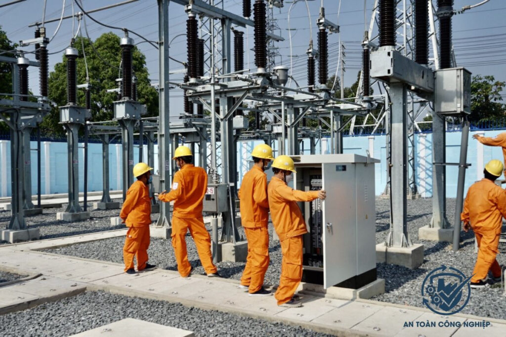 Người vận hành trạm điện và thiết bị công suất lớn